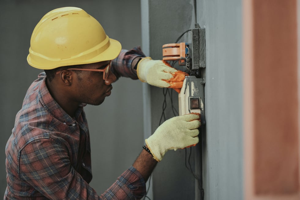 Maintenance worker by emmanuel-ikwuegbu-_2AlIm-F6pw-unsplash